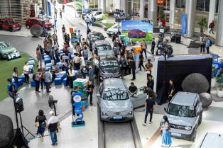 VinFast signs MOUs with Indonesias top banks to support EV adoption

