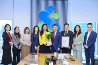 Standard Chartered and ACCA deepen collaboration to develop Việt Nams talent for a sustainable future