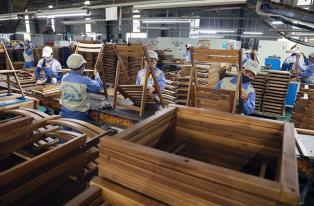 Việt Nams wood exports reach record 17 billion in value