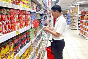 HCM City canned food sales fall as consumers wary after diseased pork scandal