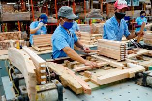 US delays tariff increases on finished wood products until 2027