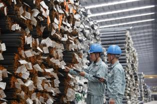 Hòa Pháts construction steel sales hit record 585,000 tonnes in December