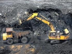 Major firms face delisting risks due to shareholding concentration