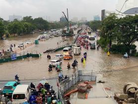 Hà Nội seeks solutions to cope with urban flooding