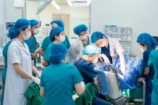 Phenikaa University Hospital announces a successful delivery of triplets