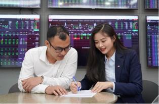 Sell-off risks rise as VN-Index nears resistance: experts