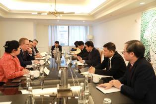 Minister calls on Amazon to scale up investment in Việt Nam