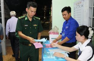 Early voting begins in Đồng Tháp provinces islet commune

