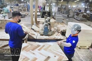 Vietnamese businesses join green manufacturing