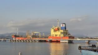 VN strengthens measures to prevent smuggling of fuel at borders amid global energy shocks