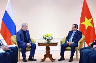 PM meets Russian infrastructure giants to promote digital technology, railways cooperation