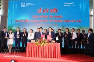 Investment deal signed for Cà Ná LNG power plant, wharf projects