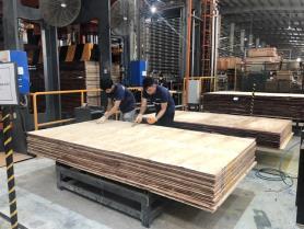 HCM City firms call for stable logistics costs, lower bank lending rates