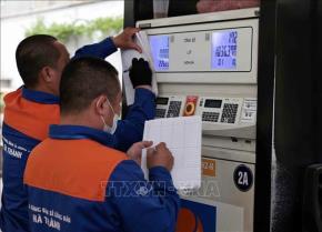 Fuel prices continue sharp drop in latest adjustment