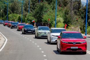 Vingroup continues incentives for switching to EVs