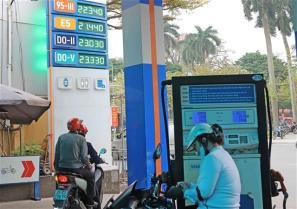 NA Standing Committee discusses draft resolution on fuel tax cuts