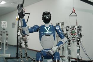 Vingroup bets on high-tech healthcare with new surgical robot company