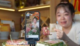 Ministry urges transparency as platforms raise seller fees