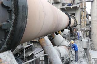 Steel, cement and electricity firms to trade emissions quotas under VIệt Nams carbon market