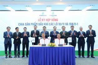 Petrovietnam signs two major oil, gas agreements