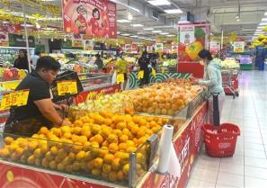 Việt Nam retail sales, tourism services post double-digit growth in five months