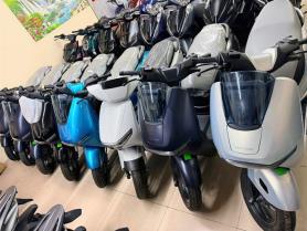 Electric scooter makers in Việt Nam ramp up launches ahead of new school year