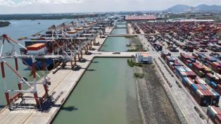 HCM City prioritises logistics infrastructure to raise direct import-export throughput above 80%