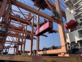 Việt Nam posts trade deficit of 16.65 billion USD in first six months