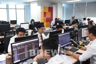 Firms rethink equity fundraising as market volatility narrows issuance window