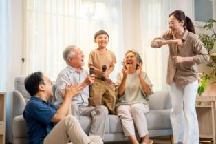Financial independence emerges as priority for Việt Nams sandwich generation