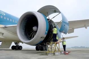 Vietnam Airlines pilots green solutions on Hà Nội–London route
