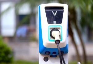 VN-Index extends losses on rising selling force