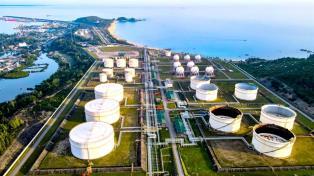 Selling pressure continues to weigh on market