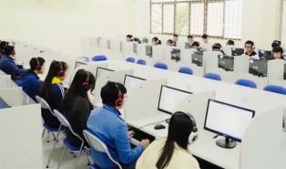Training workforce to master technology linked to real-world business challenges