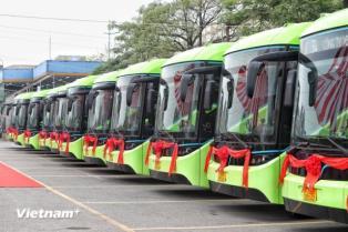 Hà Nội adds more electric buses to combat air pollution
