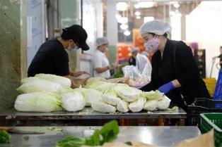 Việt Nam set for strong growth as ASEAN3 faces rising global risks: AMRO