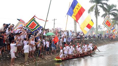 Hành Thiệns standing boat race