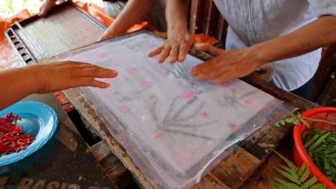 Keeping the craft of Dó paper alive