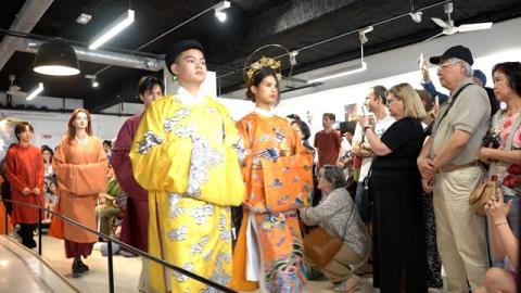 Việt Nams culture on tour