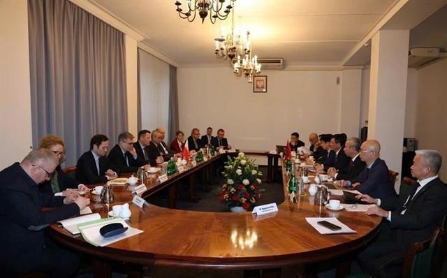 Việt Nam, Poland discuss major measures to beef up economic ties