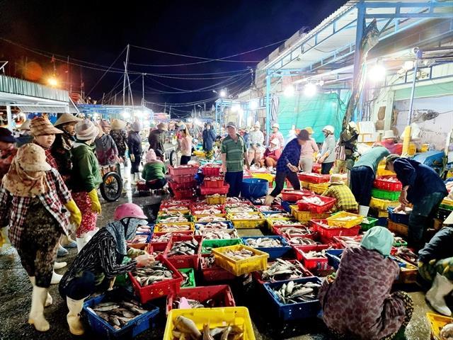 Seafood industry urged to seek growth at home