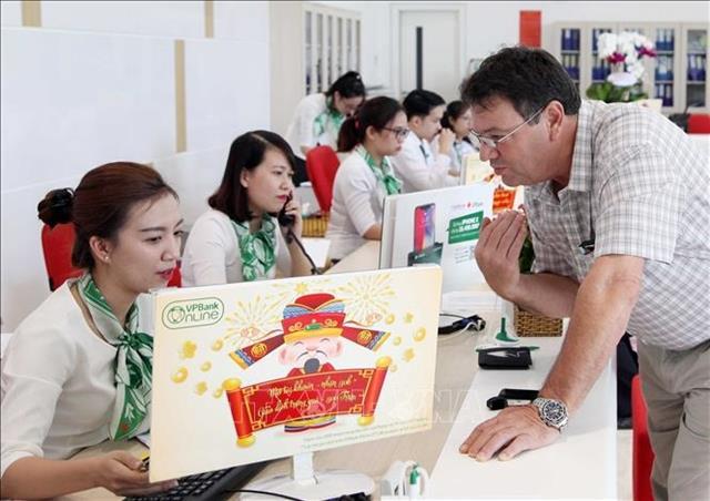 VN-Index sees sharp rebound on banking and property sector gains