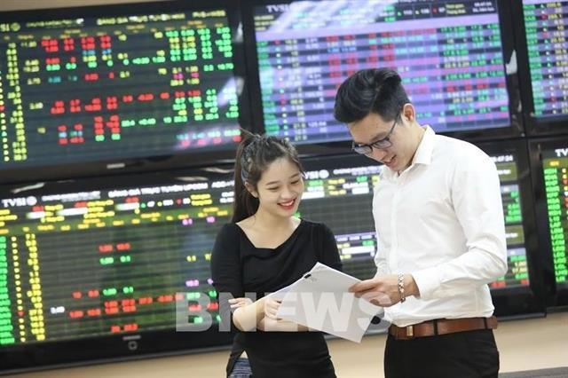 PM orders accelerated reforms to lift Việt Nams stock market to global standards
