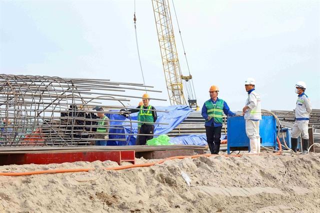 Hà Nộis budget revenue sets record, ensures resources