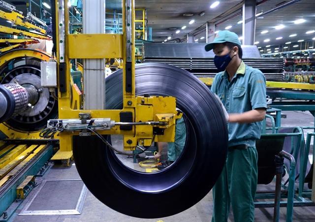 Việt Nams manufacturing PMI slips into contraction in January