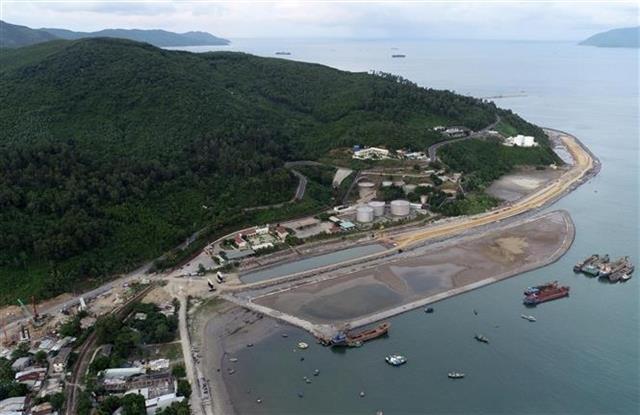 Việt Nam strives to build free trade zones and duty-free ports