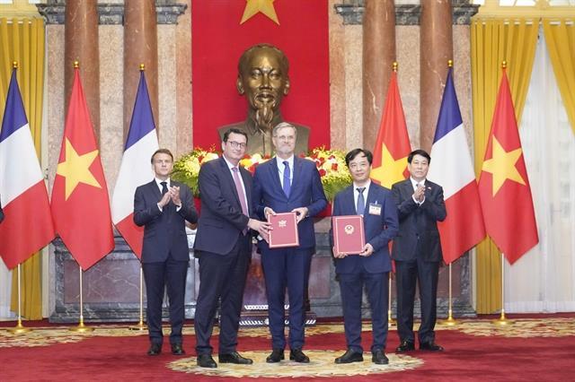 Airbus, CNES, and VAST strengthen space cooperation during French presidents visit to VN