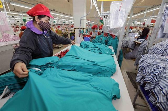 VNs garment-textile exports top 17 billion in five months