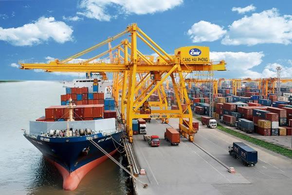 Việt Nam posts trade surplus of 4.67 billion in first five months