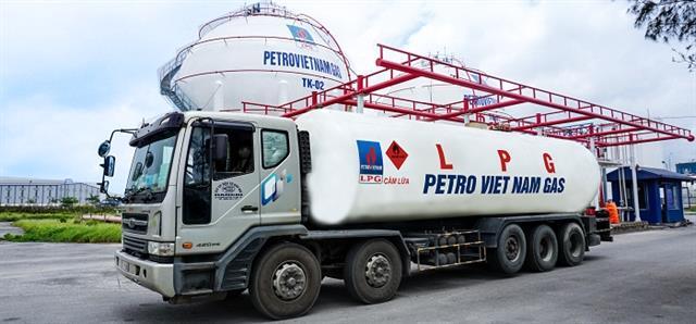 VN-Index rallies sharply, approaching 1,340-point threshold